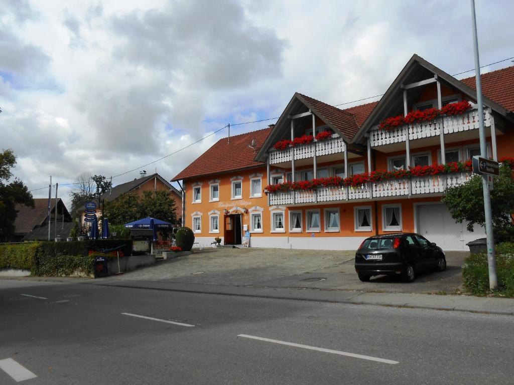 Landgasthof Schutzen Hotel Tengen Exterior photo